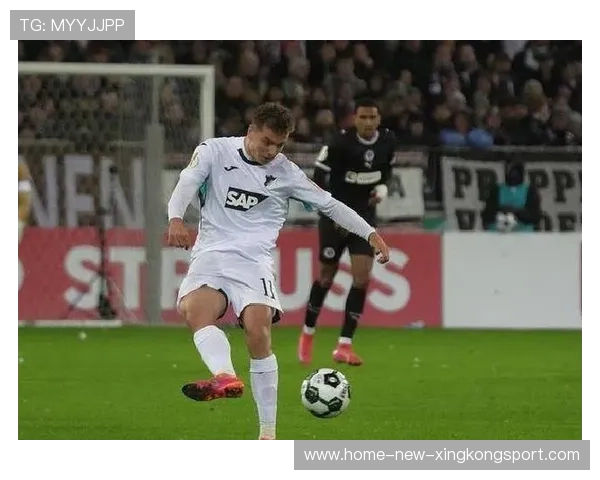 拜仁金斯利突破送出助攻前锋轻松得分