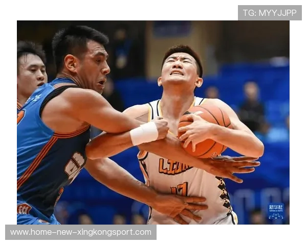 孙铭徽高难度突破造犯规，广厦主场一片叫好