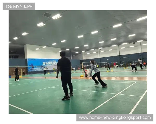 羽毛球混双互换站位连得关键分——从默契到高效进攻的实战秘籍