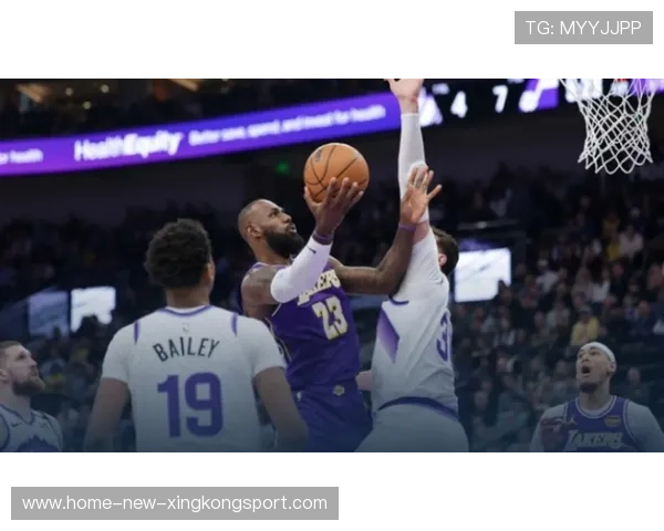 湖人中场战术调整奏效实现逆转